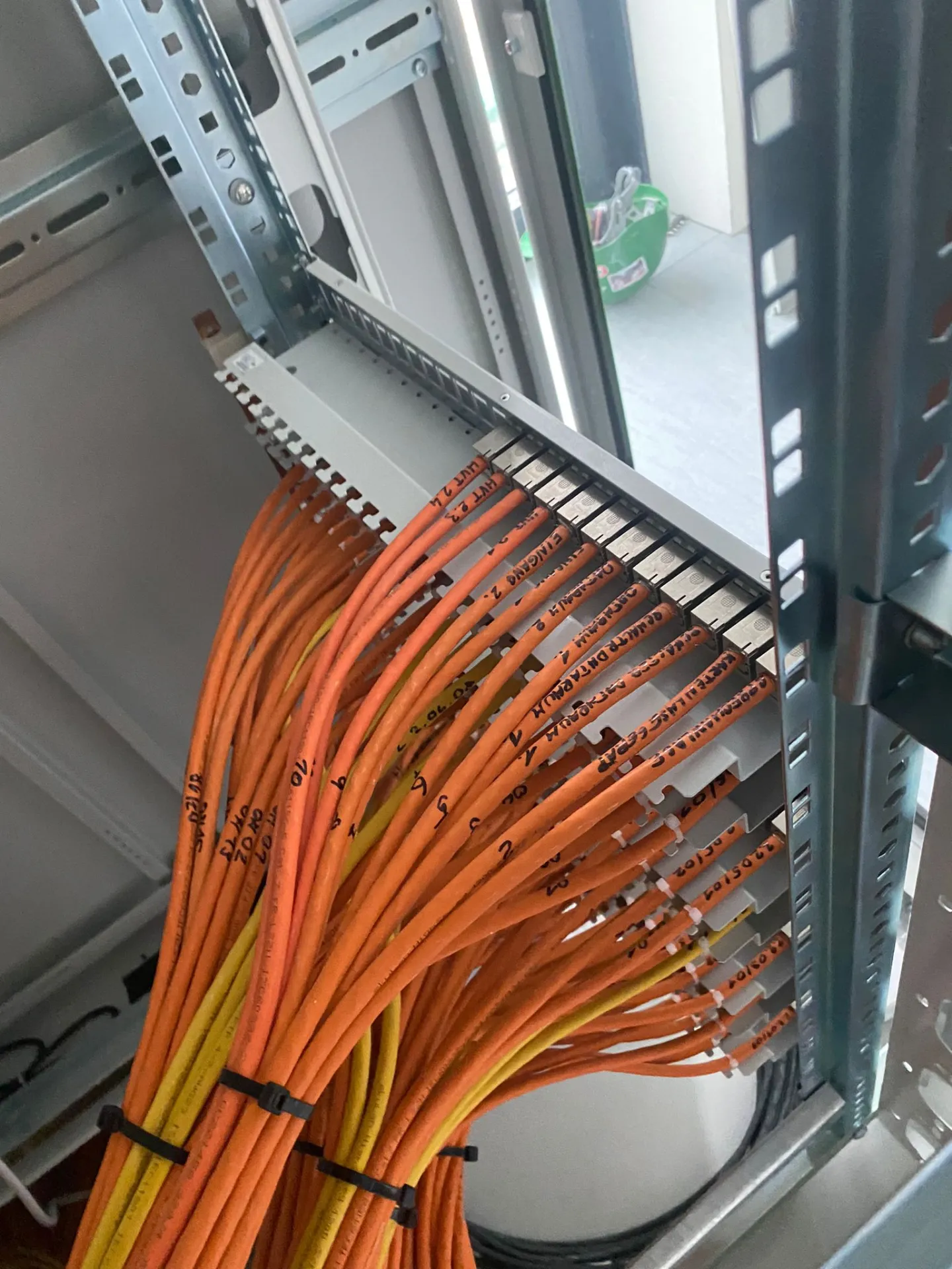 Komerčné a rezidenčné elektroinštalácie - project installation detail